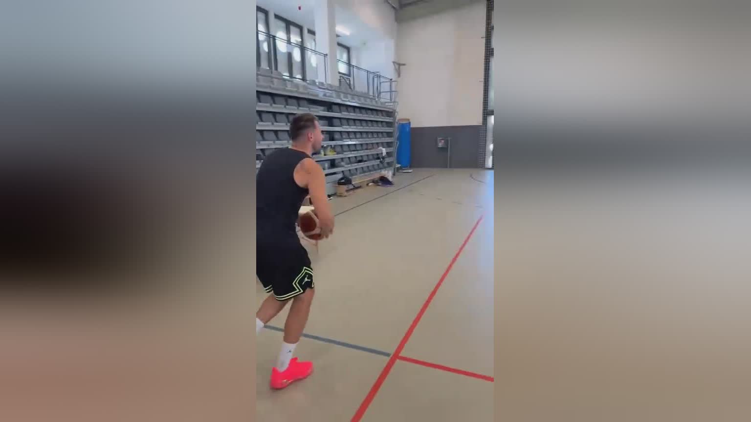 开云在线登陆入口-东契奇在日本队比赛中比赛规则变更，出色防守引发热议！引发球迷热议的简单介绍-开云在线登陆入口