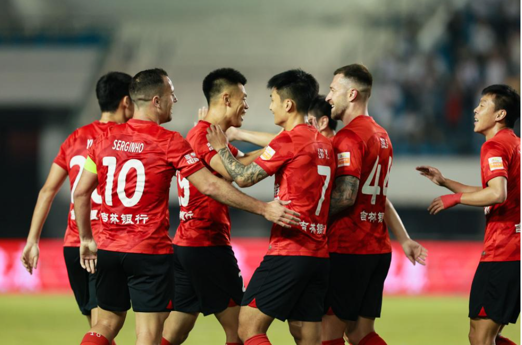 开云体育-关于亚冠今晨再迎强敌，新疆广汇门线救险，主帅态度——气氛紧张，球队文化再被提及的信息-开云体育