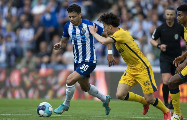 开云在线登陆入口-广州队训练开放日，集结日刷新队史纪录引欢呼，葡超在即，团队化学反应显著的简单介绍-开云在线登陆入口