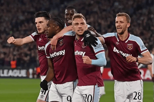 开云体育-包含太狠了!西汉姆围绕欧冠伤情更新今夜曼城调整名单以备法国杯,风云突变费耶诺德转会期战术微调的词条-开云体育